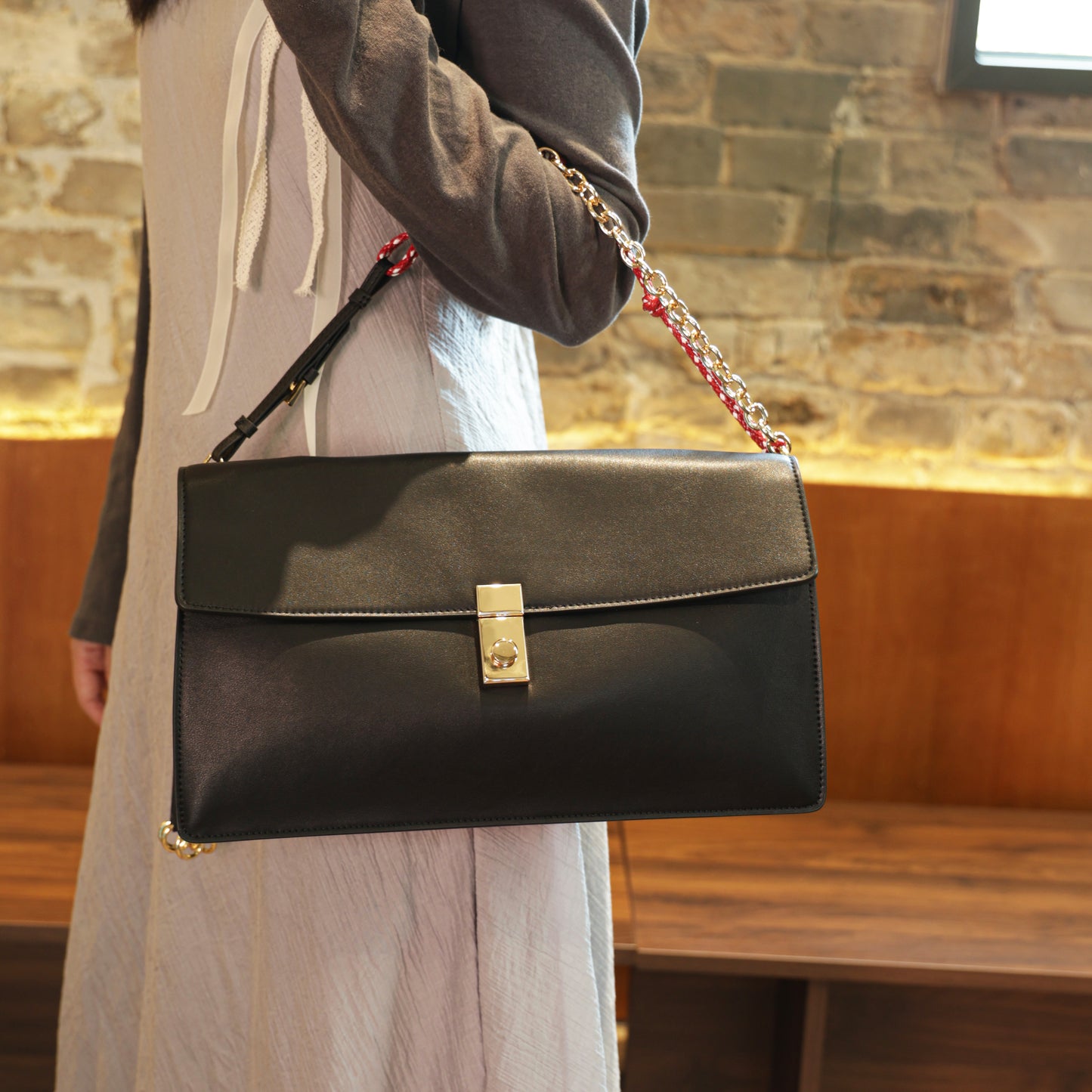 Timeless Elegance Vintage Soft Leather Messenger Bag | Shoulder Bag